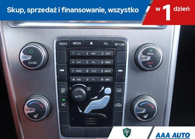 Volvo XC 60 cena 57000 przebieg: 242450, rok produkcji 2013 z Nowy Dwór Gdański małe 211